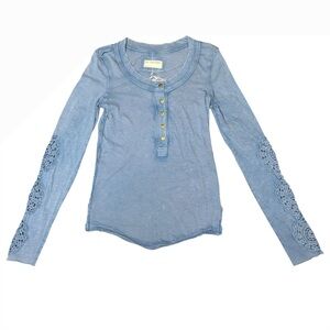 We The Free People Blue Long Sleeve Shirt Button Crochet Extra Small XS NWT